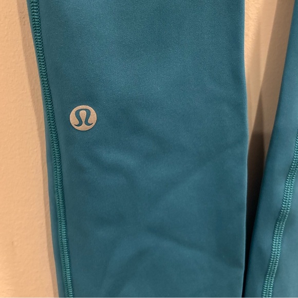 Lululemon Speed Up Tight Full-On Luxtreme Leggings Ice Cave 28" Inseam Size 2 - Picture 10 of 10